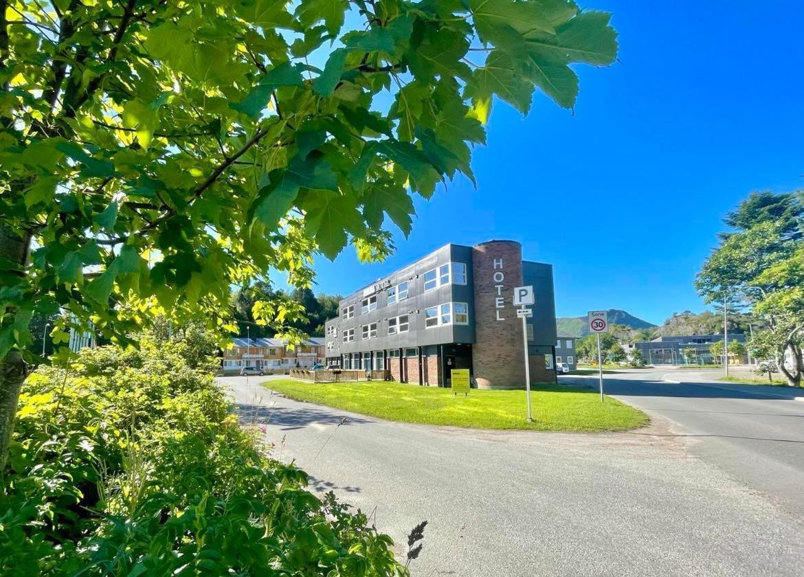 Marina Hotel Lofoten Svolvær Dış mekan fotoğraf